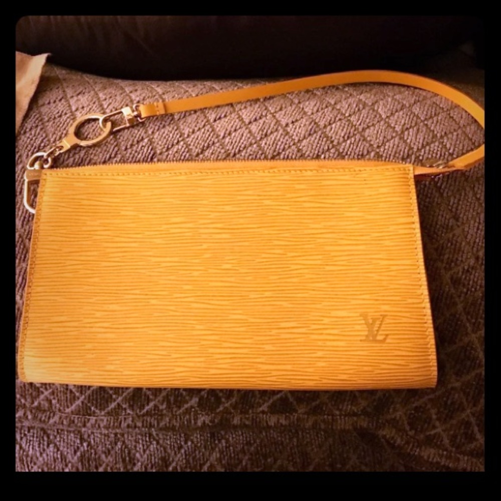 NWT Louis Vuitton pochette